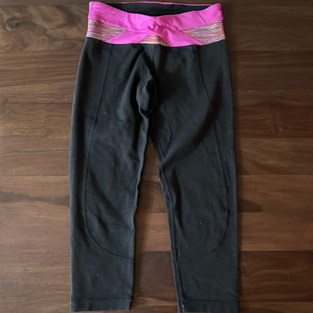 Lululemon bundle 1 Capri 1 tshirt